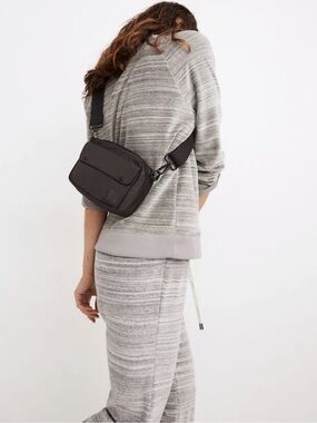Madewell The Sport Camera Bag in coal black cross body bag Rare
